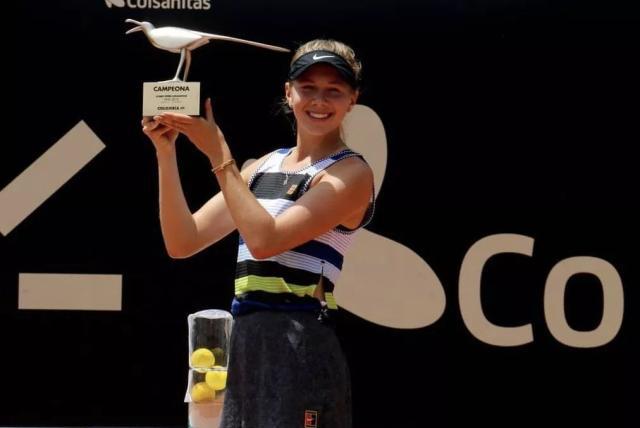 在篮球比赛 在篮球比赛